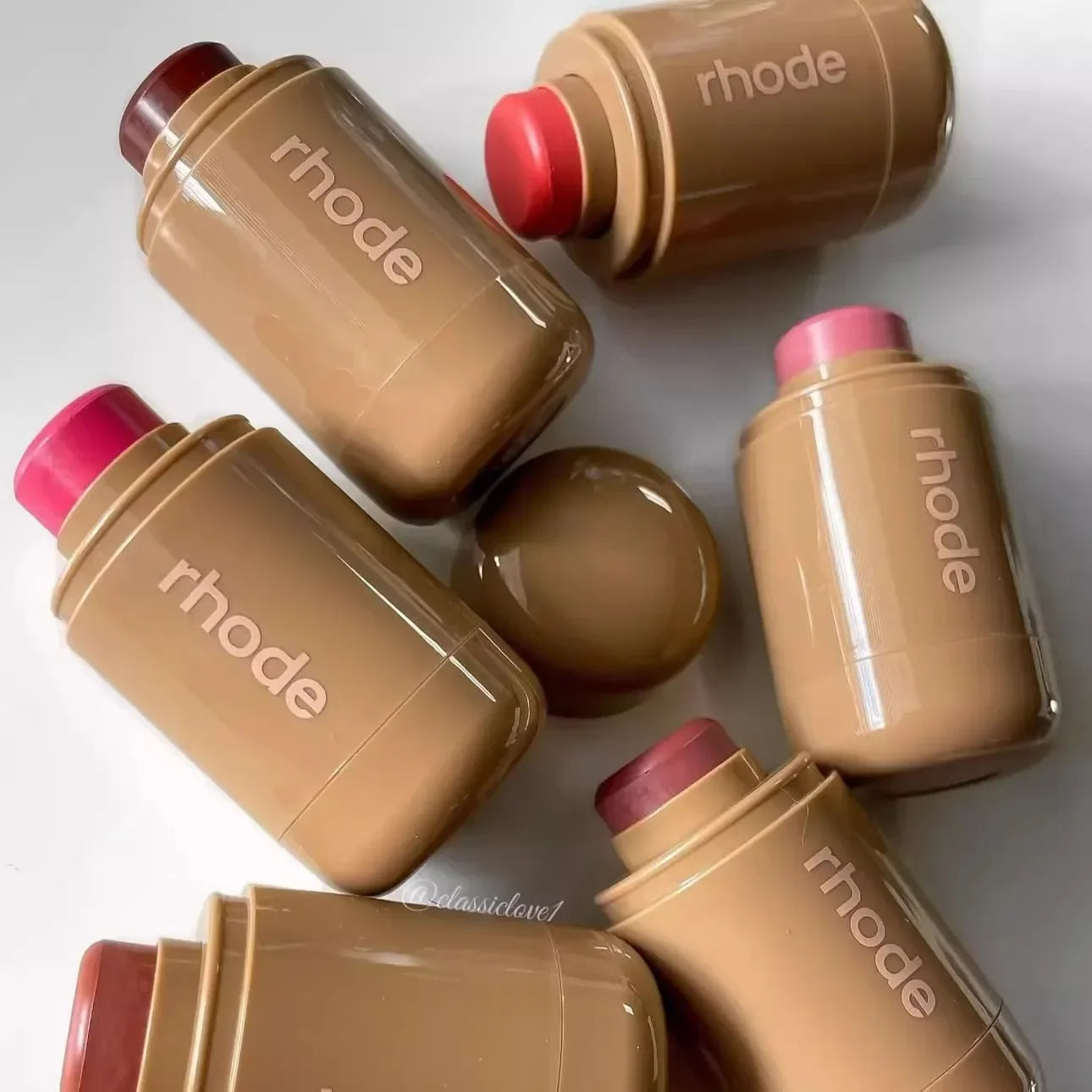 Blush e Batom Cremoso Multifuncional Rhode Glow – Efeito Natural e Hidratação Intensa